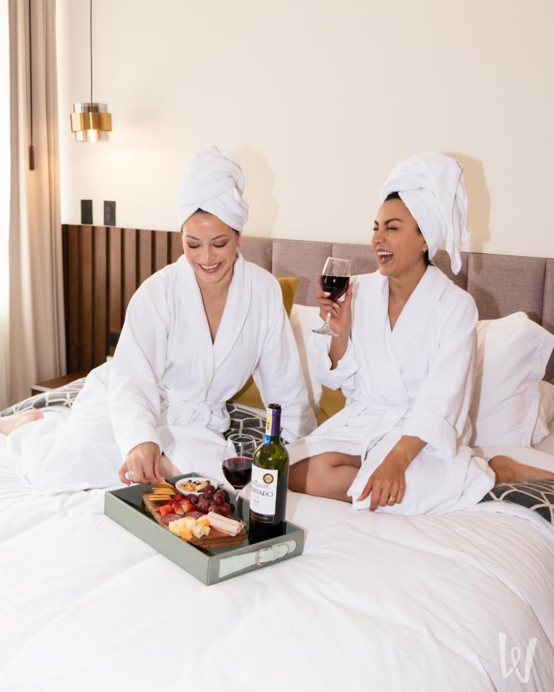 Wanderlot - Hotel Plaza Central Риобамба Екстериор снимка